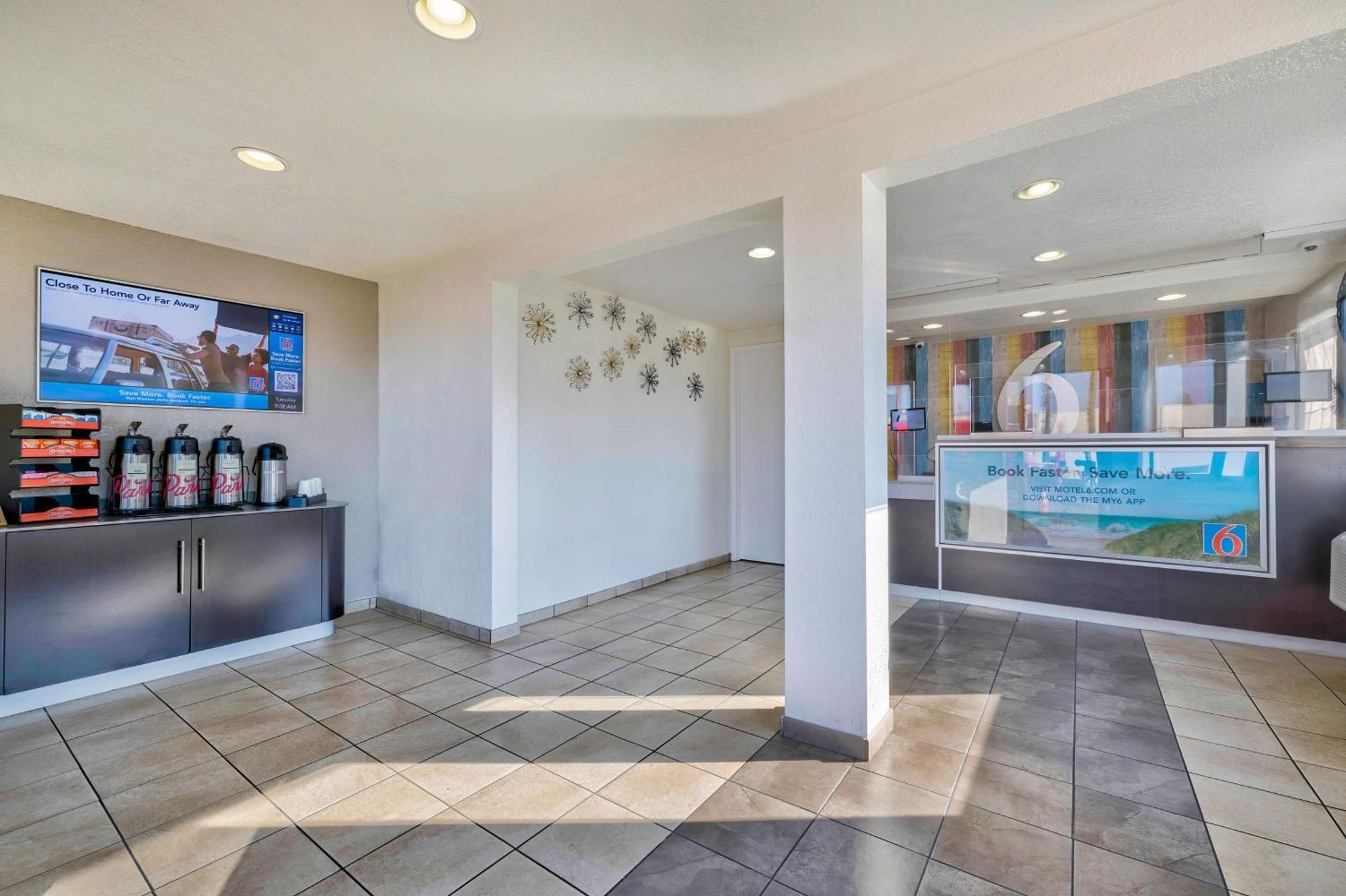 Motel 6-Anaheim, Ca - Fullerton East Εξωτερικό φωτογραφία