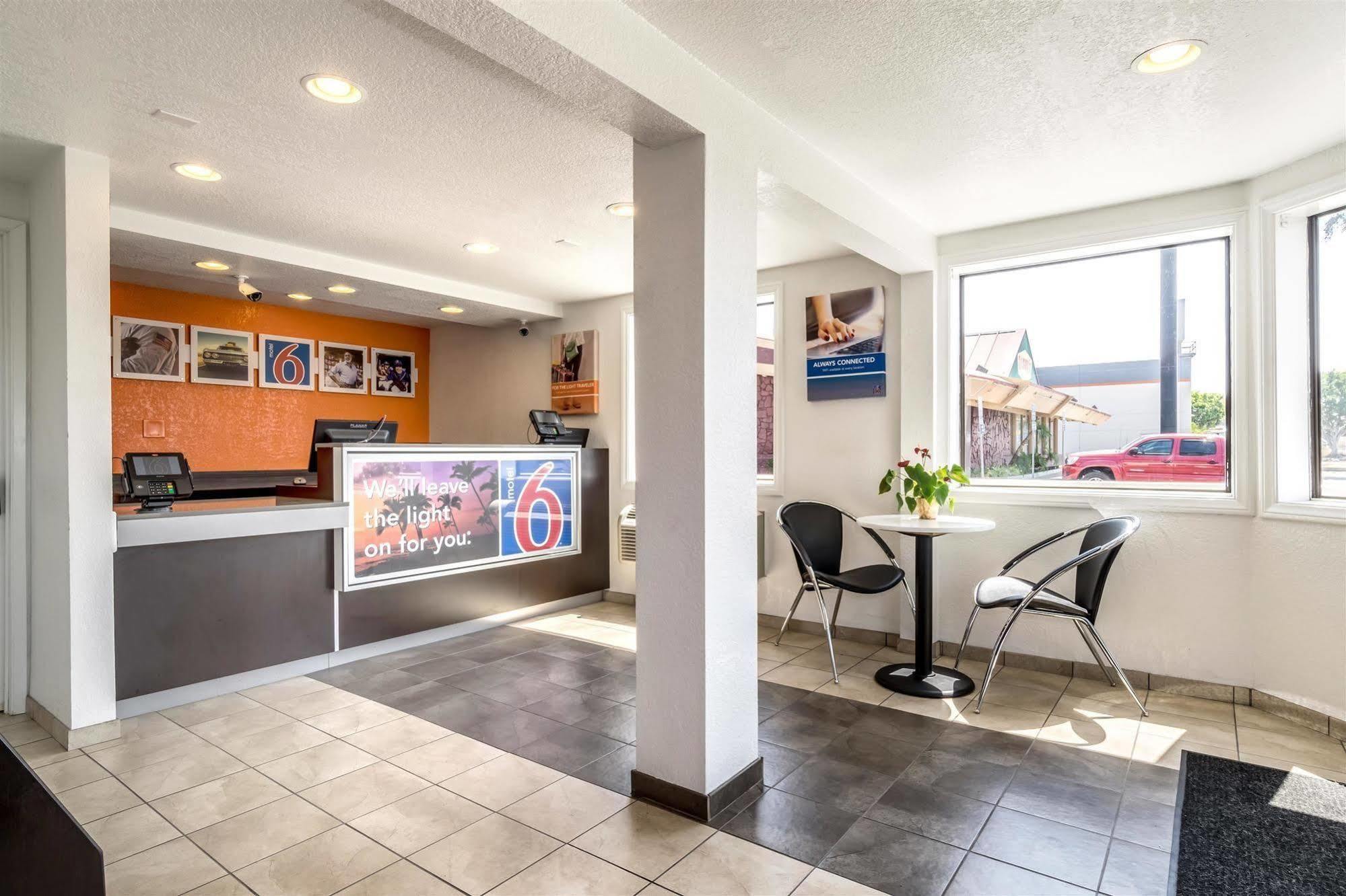 Motel 6-Anaheim, Ca - Fullerton East Εξωτερικό φωτογραφία