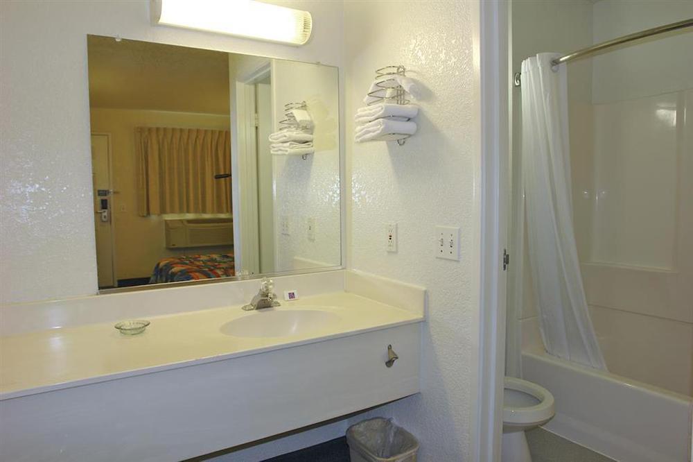 Motel 6-Anaheim, Ca - Fullerton East Δωμάτιο φωτογραφία