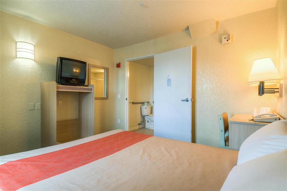 Motel 6-Anaheim, Ca - Fullerton East Δωμάτιο φωτογραφία